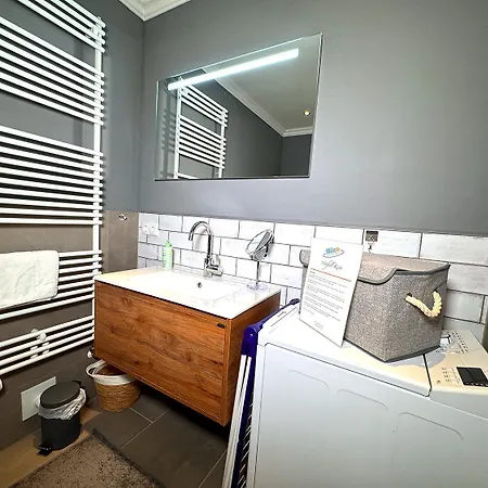 Apartman Mila Eg - By Mila Ferienarpartments - Hafen, Eigener Parkplatz, Terrasse